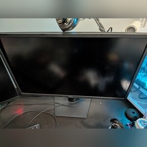 Dell Black LED Desktop Monitor with Slim Bezel